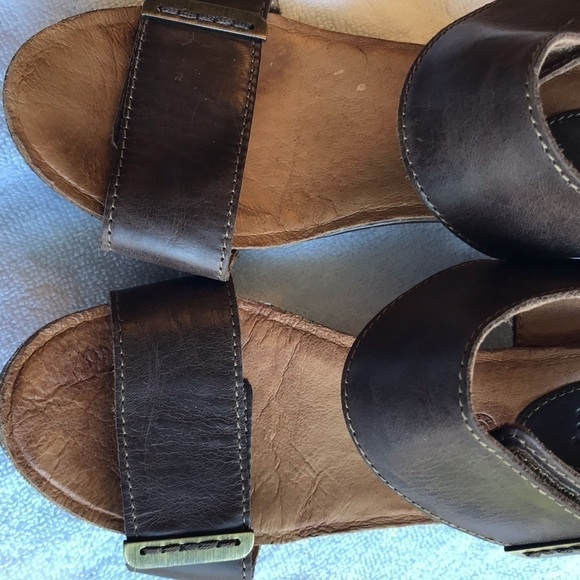 BUSSOLA wedge heel chocolate brown leather sandals. - Picture 7 of 14